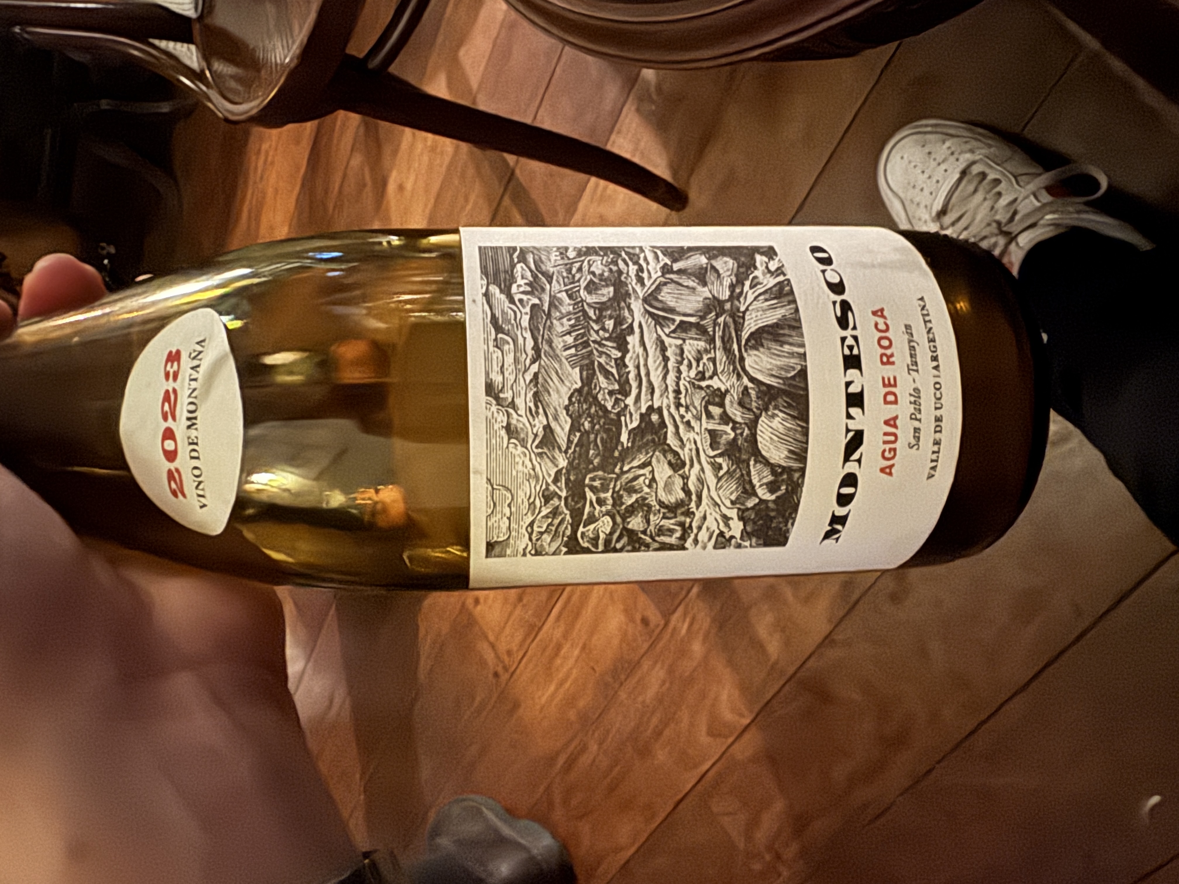 Montesco Agua de roca by joan