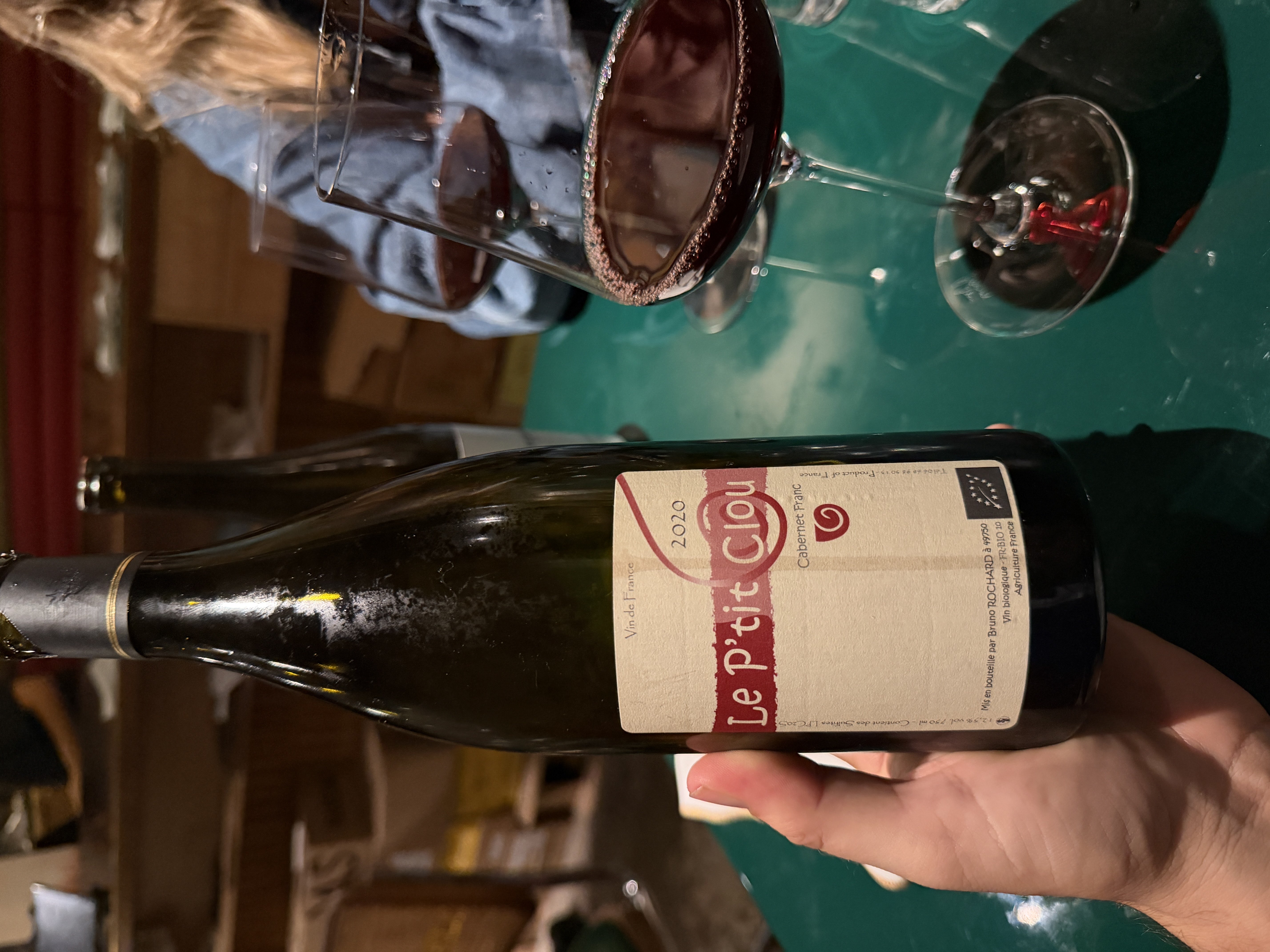 Le p’tit clou  by joan