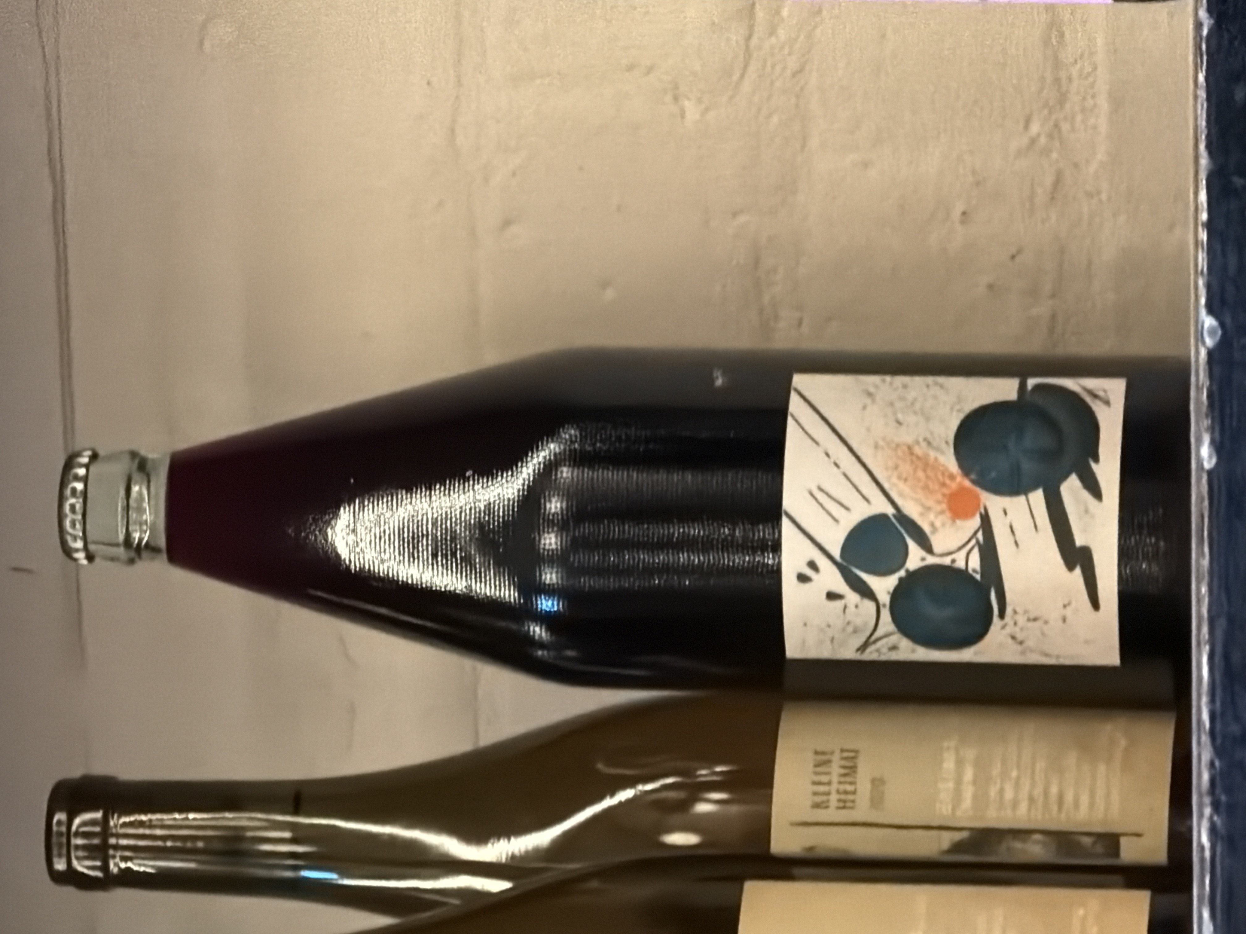 Bouchon Trop Loin by joan