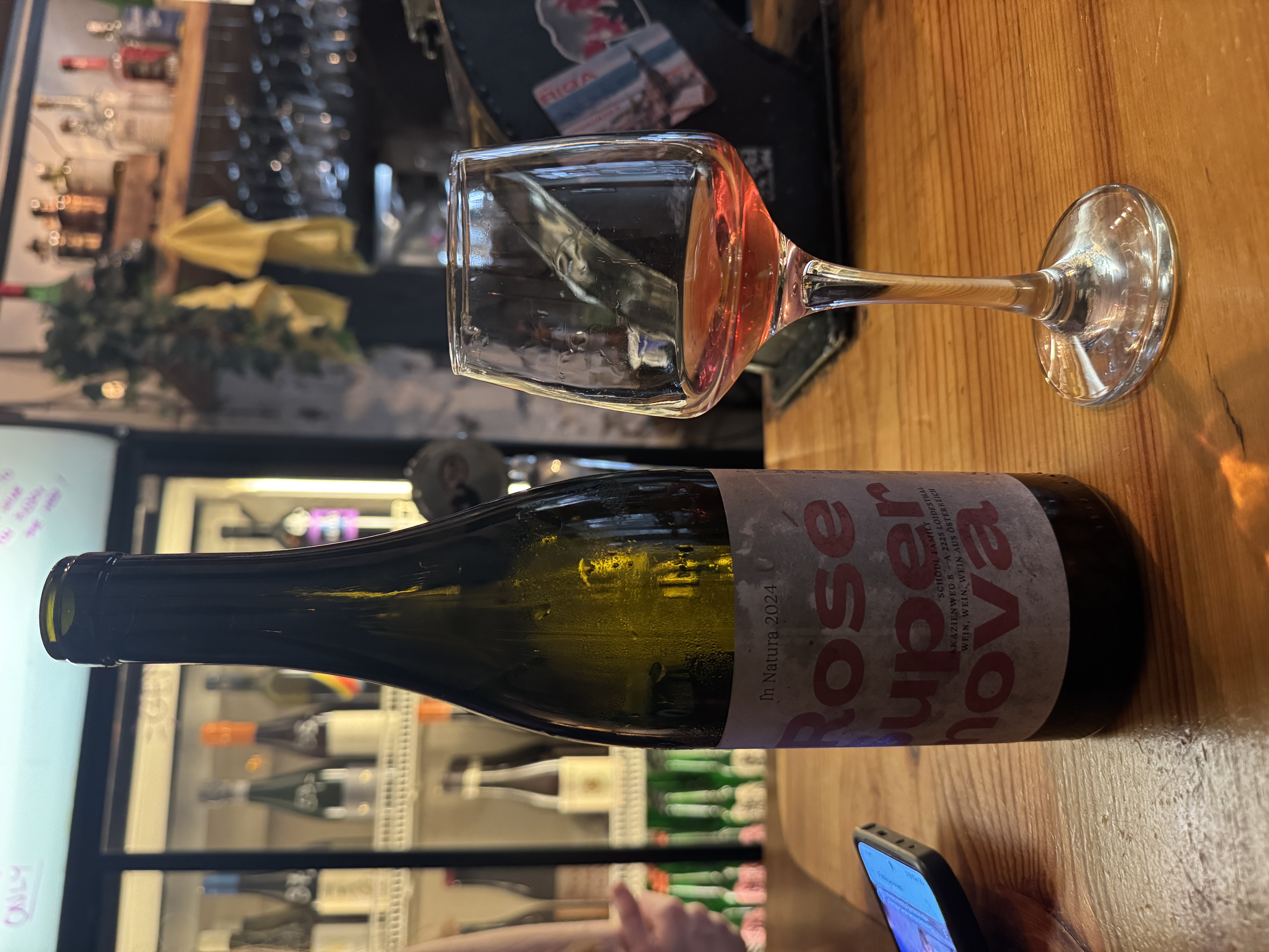 Rosé Supernova by joan