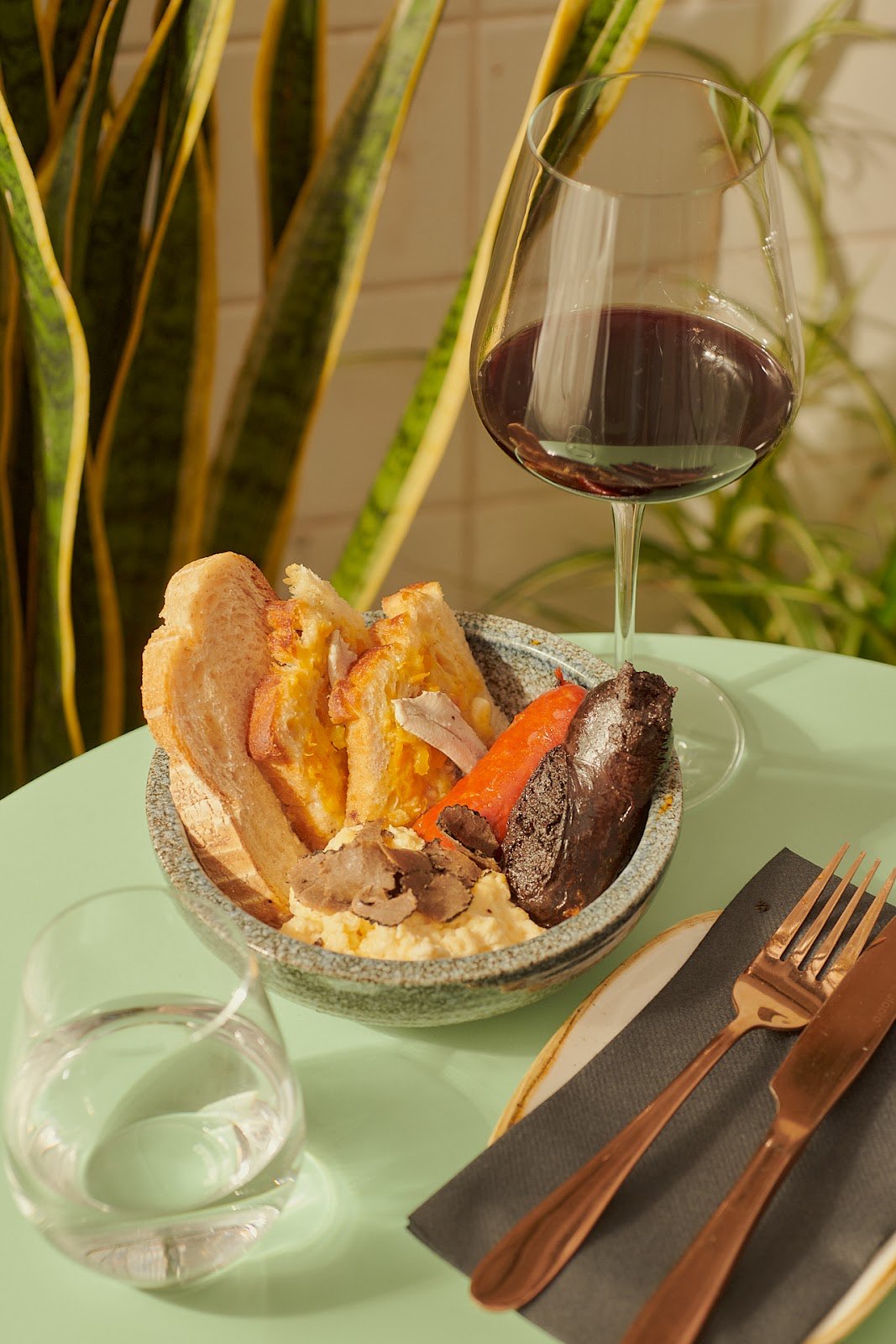 Aspen & Meursault photo 2