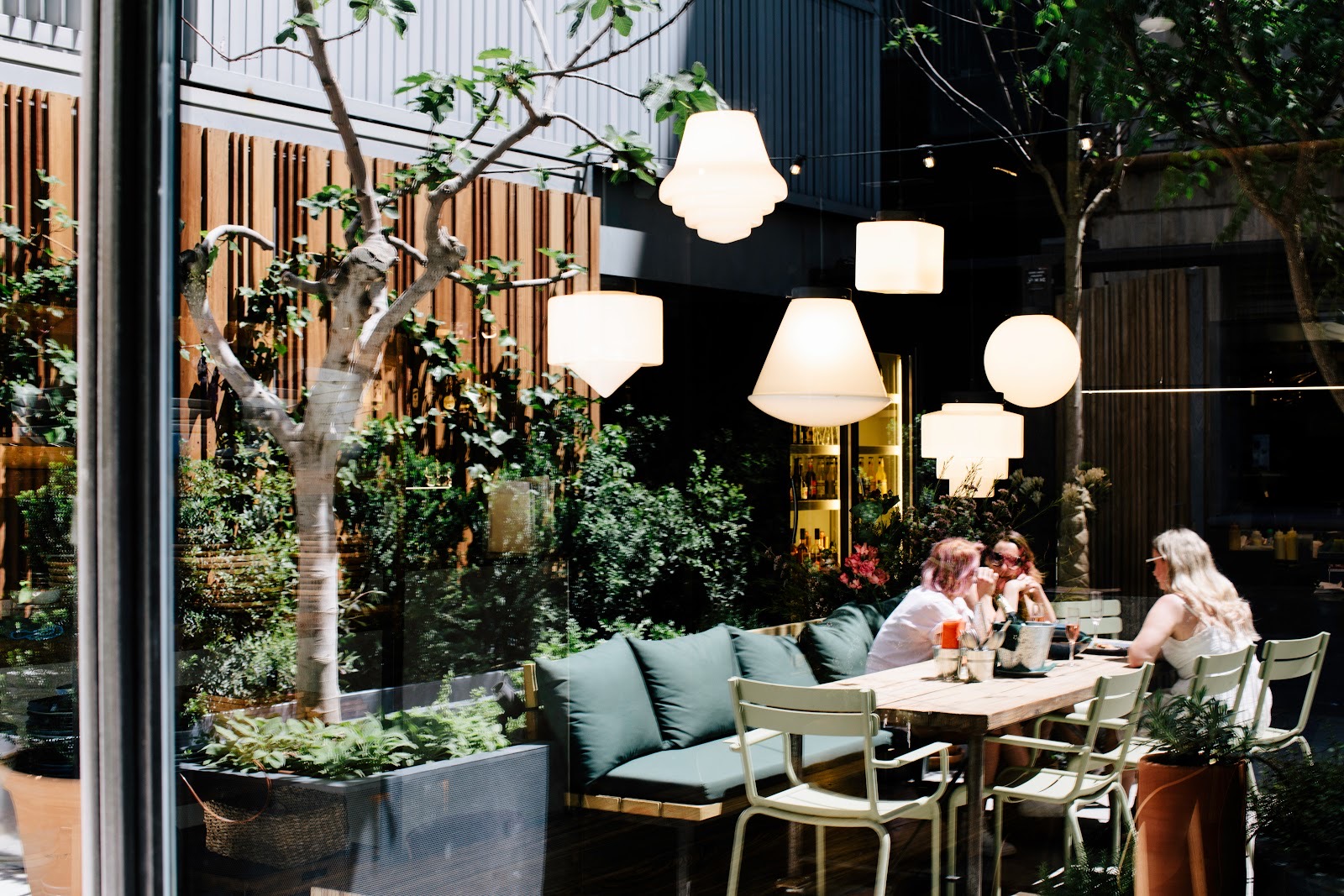 Les Filles Cafè photo 2