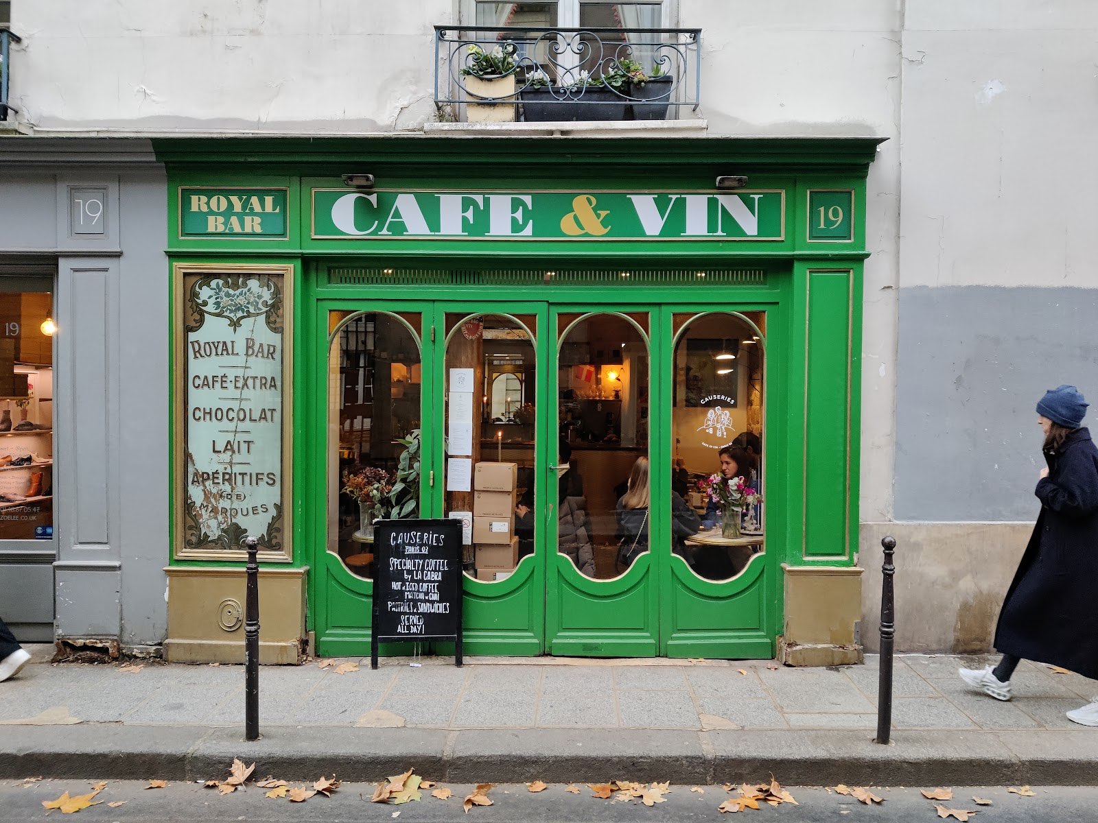 Causeries Paris - Specialty coffee & natural wine