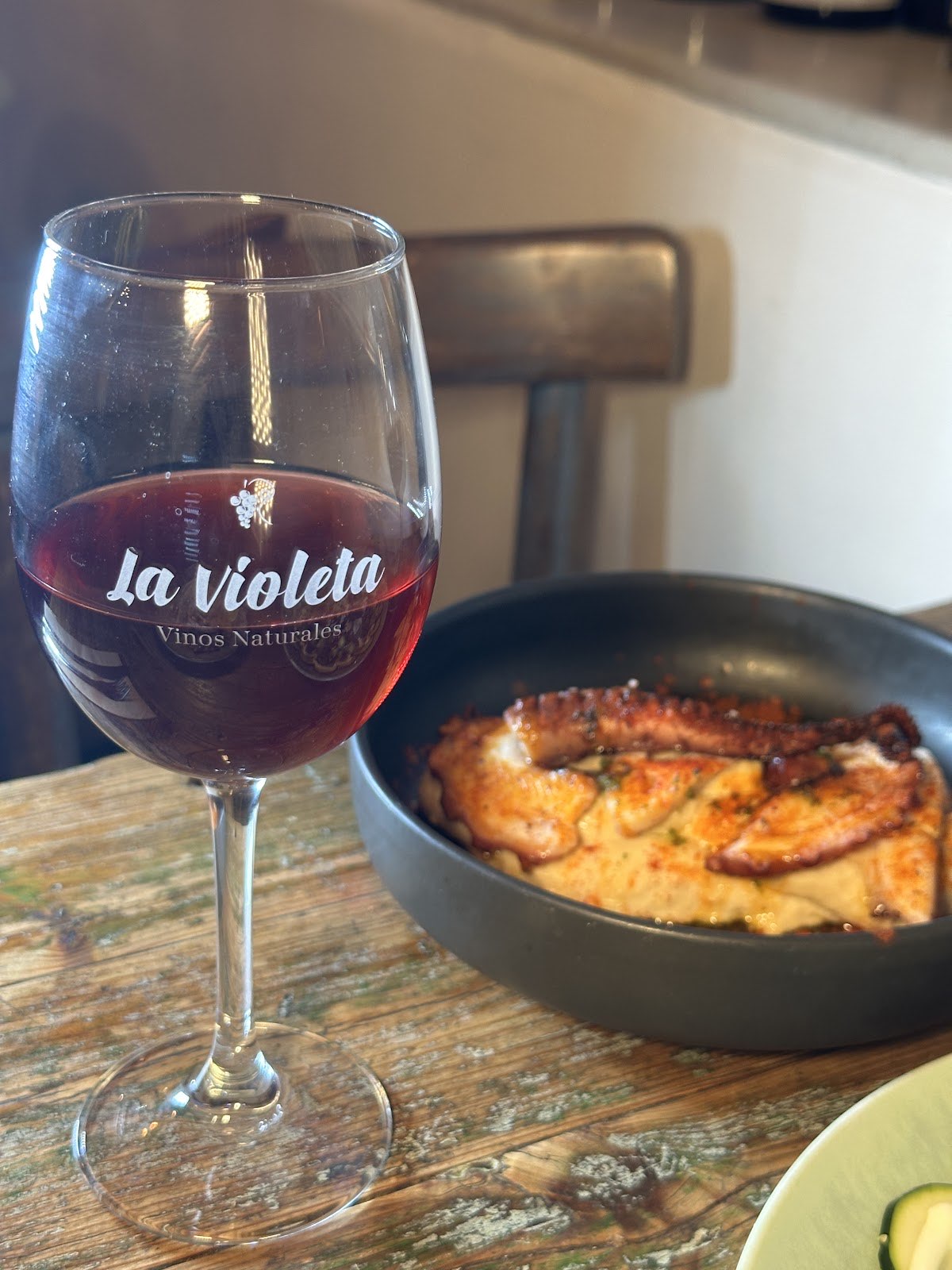 La Violeta Bar de vinos naturales photo 4